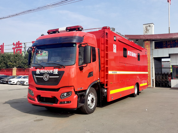東風天錦餐車發(fā)車庫爾勒